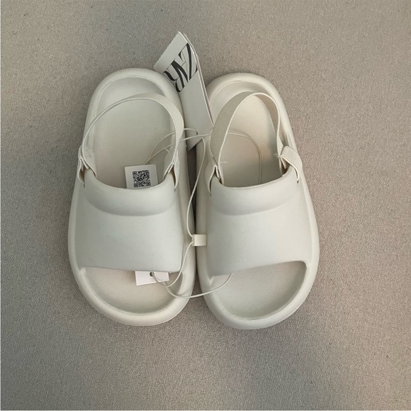 ZARA BABY/ MONOCHROMATIC RUBBERIZED SANDALS - Picture 7 of 9
